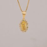 DIJE MEDALLA VIRGEN GUADALUPE PIEDRAS ORO 18K