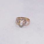 ANILLO PARA DAMA CORAZON CALADO TRES OROS 18K