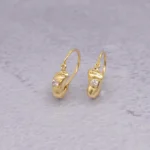 ARETES CORTOS PIE PIEDRAS ORO 18K