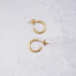 ARETES TOPOS 18K