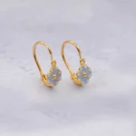 ARETES CORTOS FLOR ORO 18K