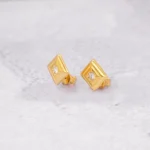 ARETES TOPOS CUADRADOS PIEDRAS ORO 18K