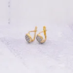 ARETES CORTOS TREBOL COLMENA ORO 18K