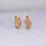 ARETES CORTOS CALADOS TRES OROS 18K