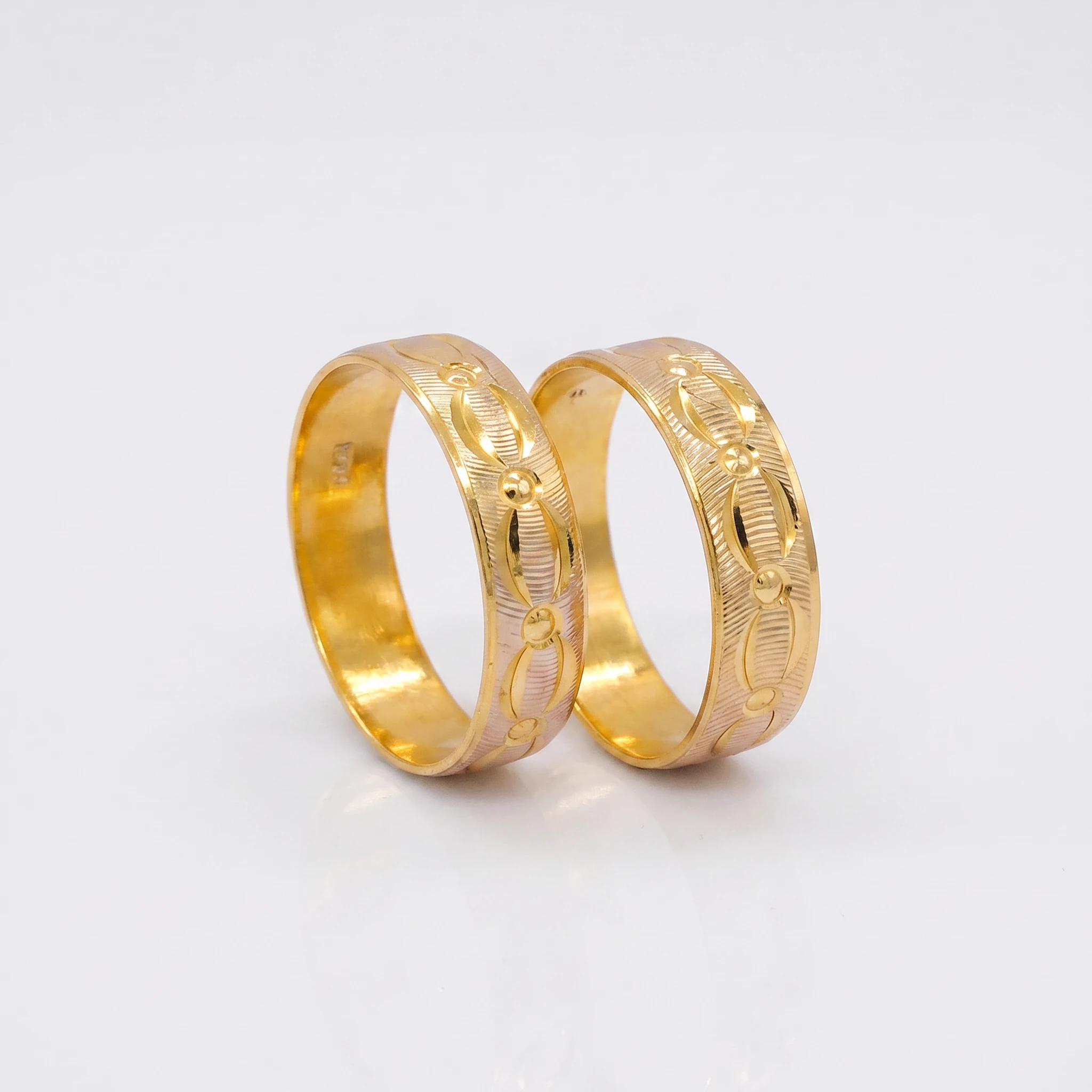 1515862-1515863 ANILLO MATRIMONIO DOS OROS DIAMANTADO ORO 18K - Image 1