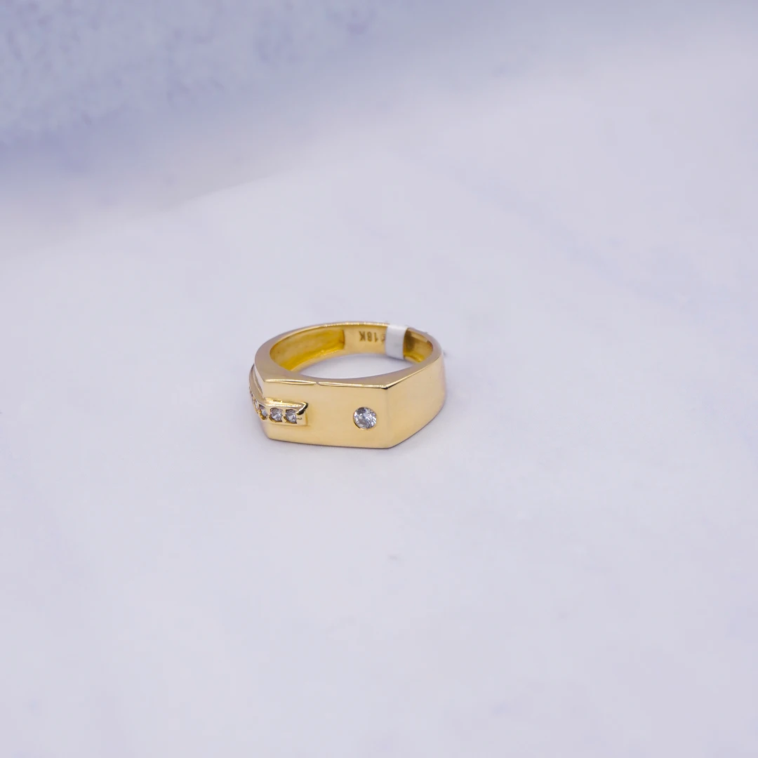 1522089.webp ANILLO PLACA CON ZIRCONES 18K - Image 1