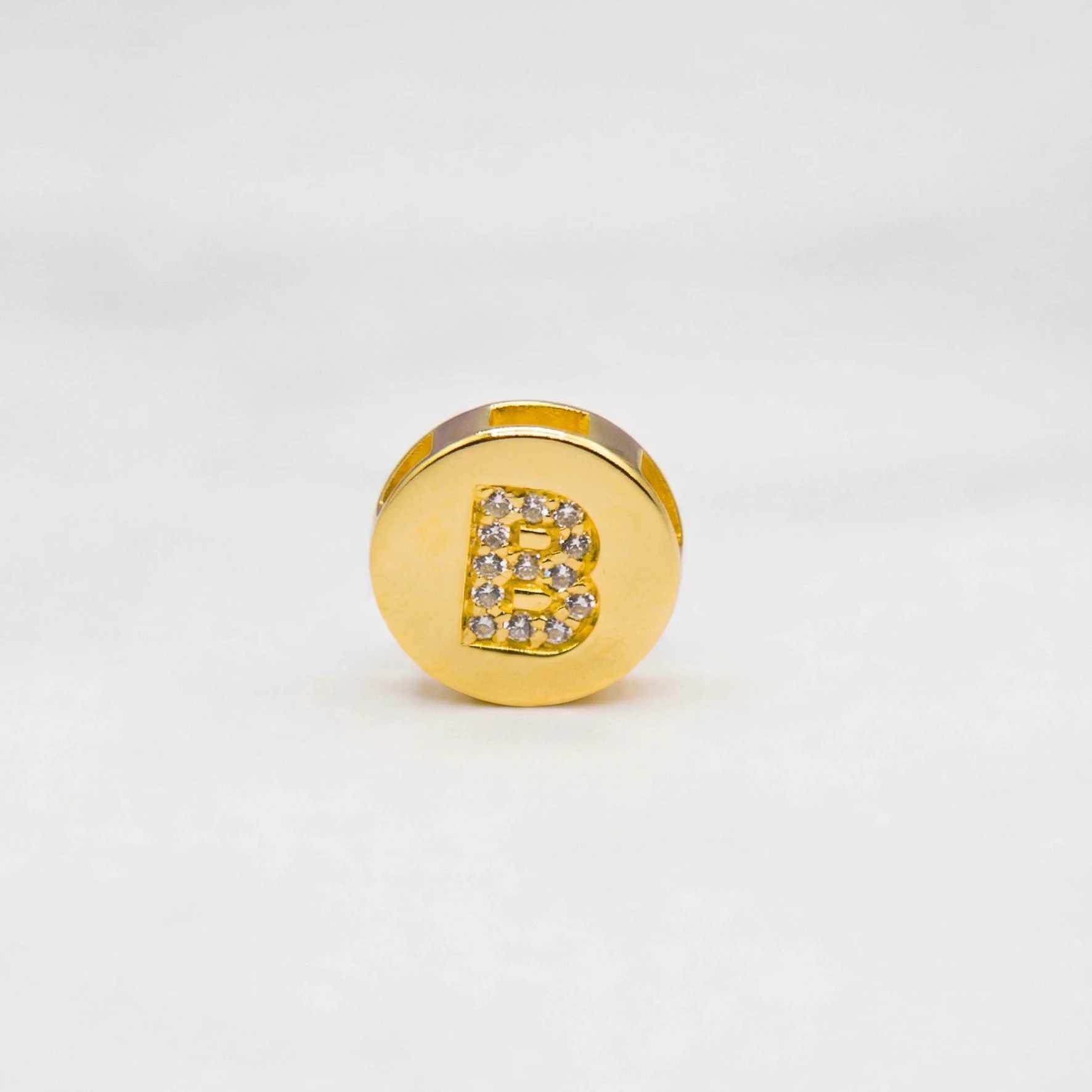 1522487.webp DIJE HERRAJE LETRA B PIEDRAS ORO 18K - Image 1
