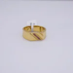 ANILLO PARA HOMBRE LISO REGLETA PIEDRA ORO 18K