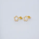 ARETES TOPOS TREBOL CALADO EN ORO 18 KILATES