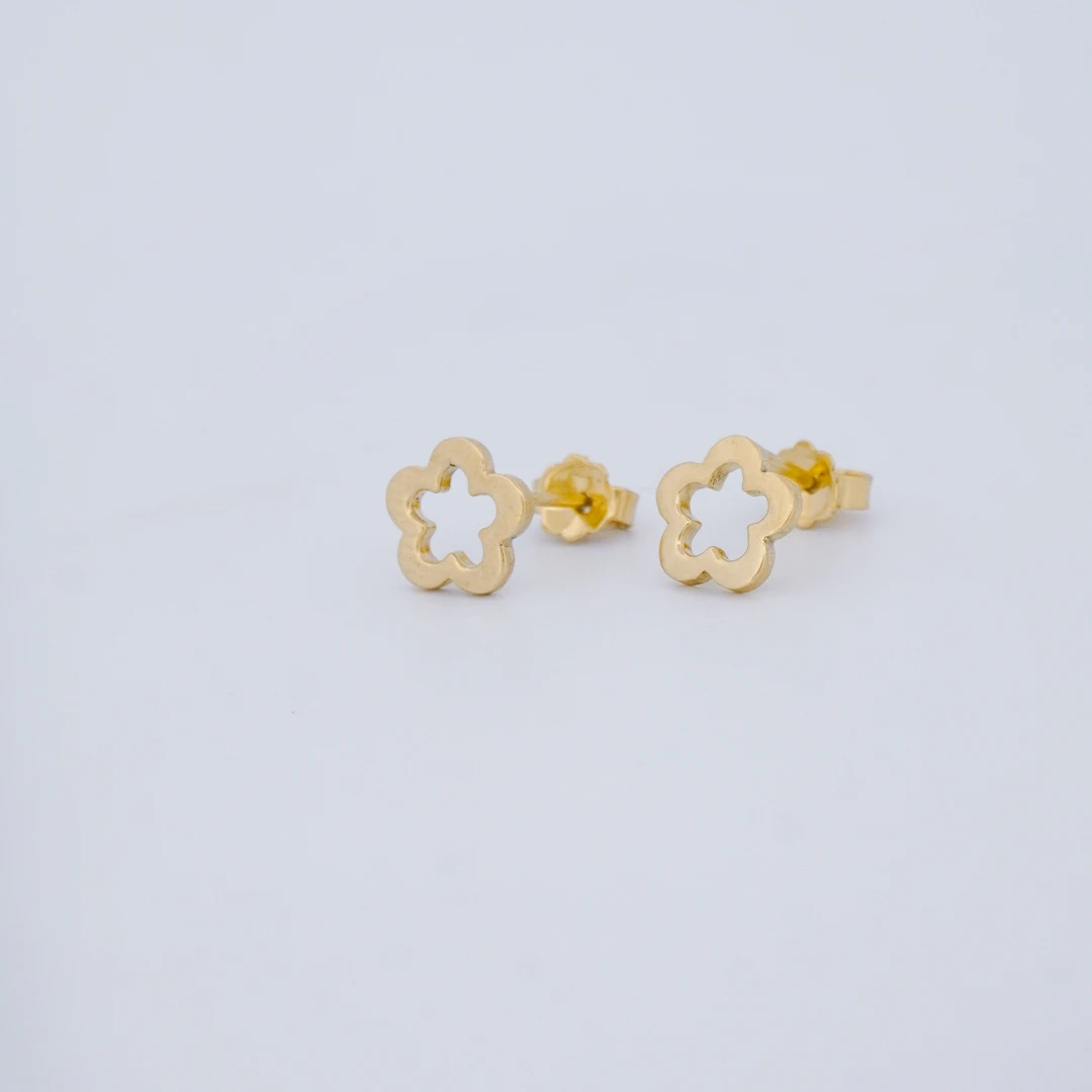 1564447.webp Aretes Topos Trebol Calado Oro 18K - Orofino Ecuador