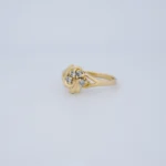 ANILLO PARA DAMA FLOR PIEDRAS EN ORO 18 KILATES