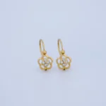 ARETES FLOR CALADO CON PIEDRAS EN ORO 18K