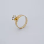 Anillo Solitario con Piedras en Oro 18 Kilates