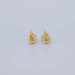 ARETES TOPOS GOTA CALADA CON PIEDRAS EN ORO 18K