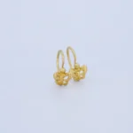 ARETES CORTOS MARIPOSA CON CIERRE DE PRESIÓN EN ORO 18K