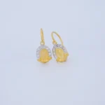 ARETES VIRGEN CON PIEDRAS EN ORO 18K
