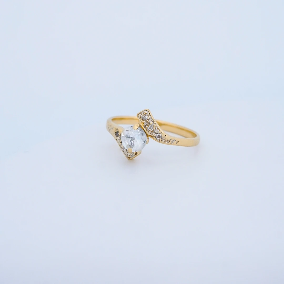 1634865.webp Anillo para Dama Solitario Cruzado en Oro 18 Kilates - Image 1