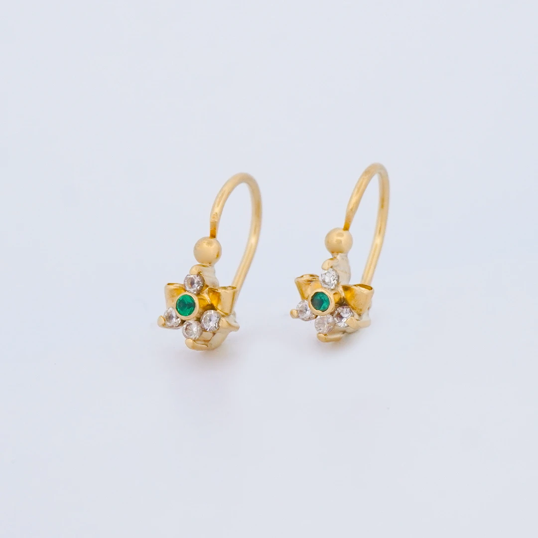 1642097.webp Aretes Cortos Flor Piedras Verdes en Oro 18 Kilates - Image 1
