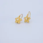ARETES FLOR EN ORO 18K