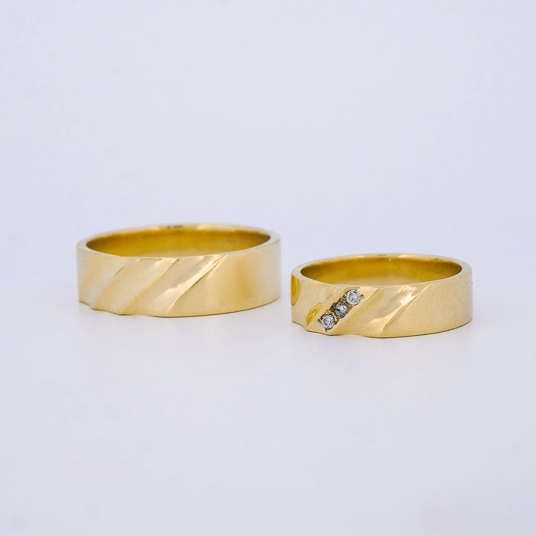 1657506-1657507.webp Anillo Matrimonio Corrugado en Oro 18 Kilates - Image 1
