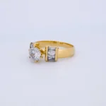 Anillo para Dama Piedras Blancas en Oro 18 Kilates