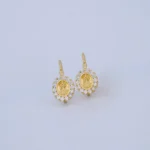 ARETES VIRGEN CON PIEDRA EN ORO 18K