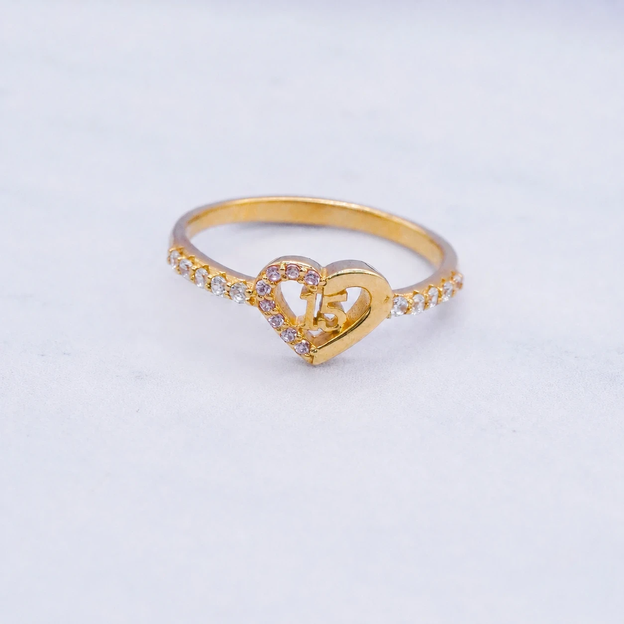 1571630.webp Anillo Corazon 15 Con Zircones 18K - Orofino Ecuador