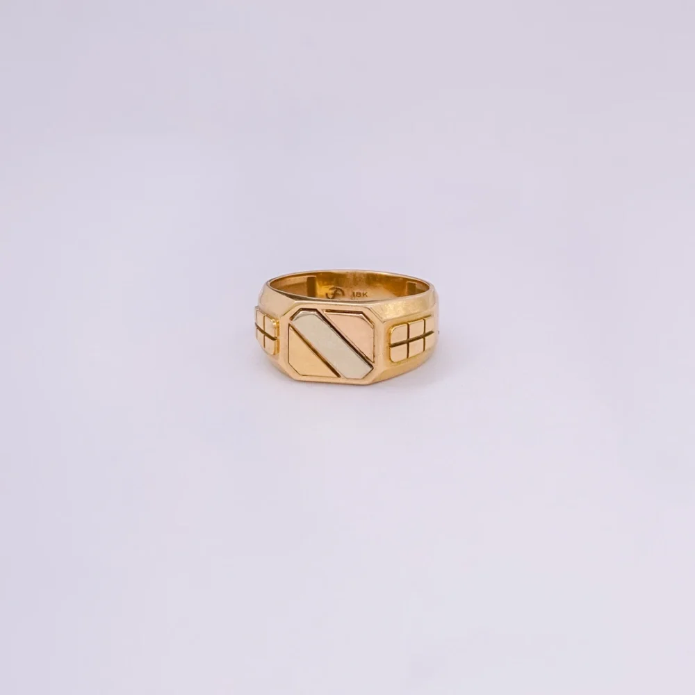 Anillo Para Hombre Tres Oros Liso Tallado Oro 18K - Orofino Ecuador