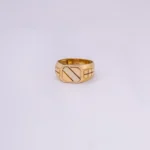 Anillo Para Hombre Tres Oros Liso Tallado Oro 18K - Orofino Ecuador