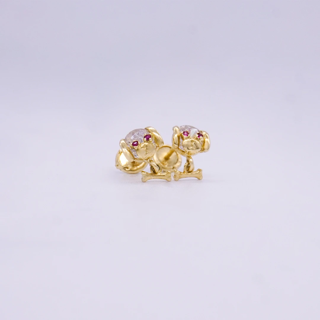 1571855.webp Aretes Topos Figura Perro Orotopedicos Oro 18K - Orofino Ecuador
