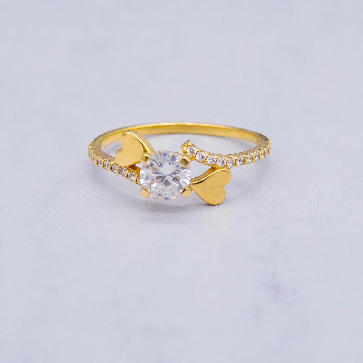 1571870.webp Anillo Compromiso Con Zircones 18K - Orofino Ecuador