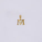DIJE LETRA M CALADA LISA PIEDRAS ORO 18K