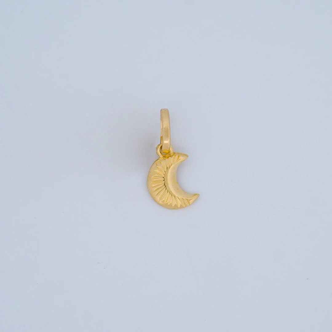 1872558.webp Dije Luna Diamantada Oro 18K - Orofino Ecuador