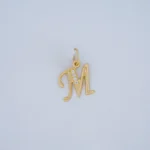 Dije Letra M Piedras Oro 18K - Orofino Ecuador