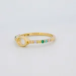 Anillo Con Centro Ovalado Y Piedras De Colores Oro 18K - Orofino Ecuador