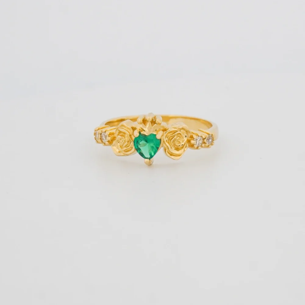 Anillo Corazones Piedra Verde Oro 18K - Orofino Ecuador