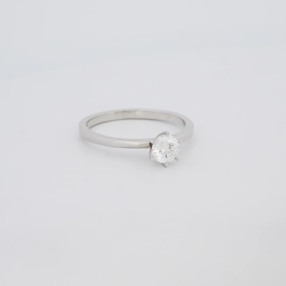 Anillo Solitario En Oro Blanco 18K - Orofino Ecuador