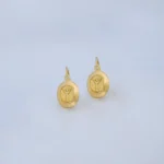 Aretes Cortos Divino Niño Oro 18K - Orofino Ecuador