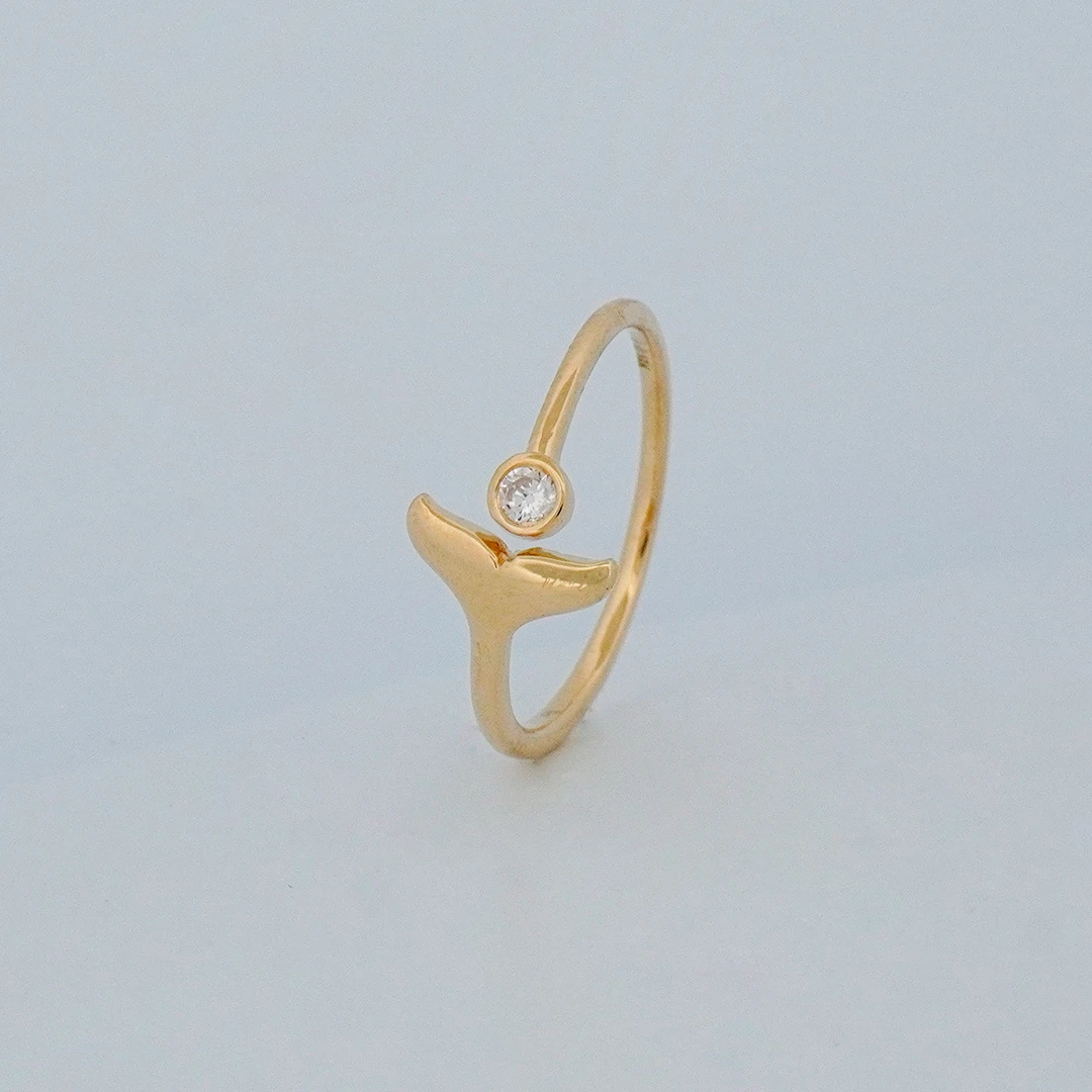 1572434.webp Anillo con Zircón y Cola de Sirena Oro 18K - Image 1