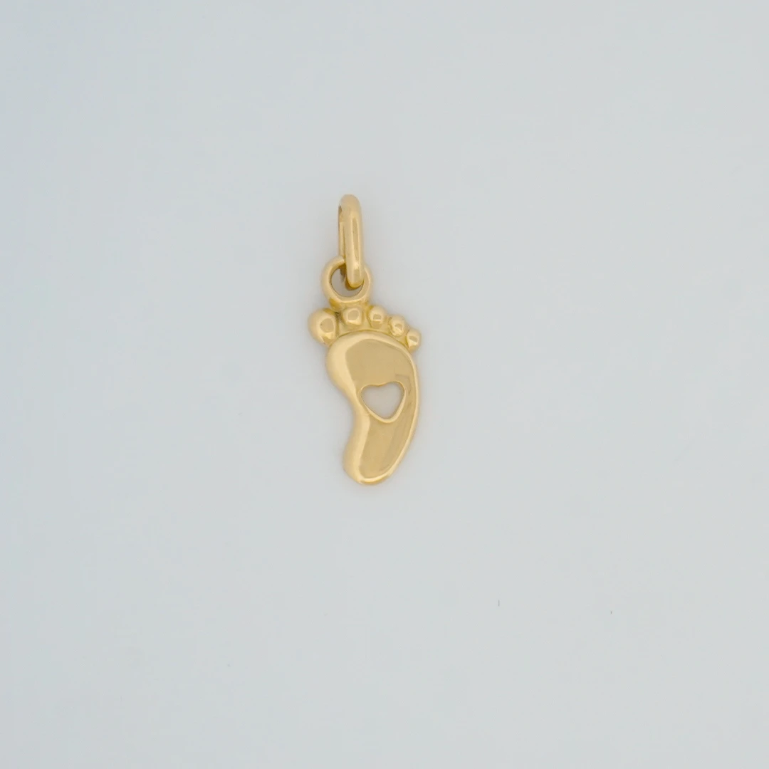 1657692.webp Dije Piecito Oro 18K - Image 1