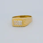 Anillo con Diseño y Zircones Oro 18K